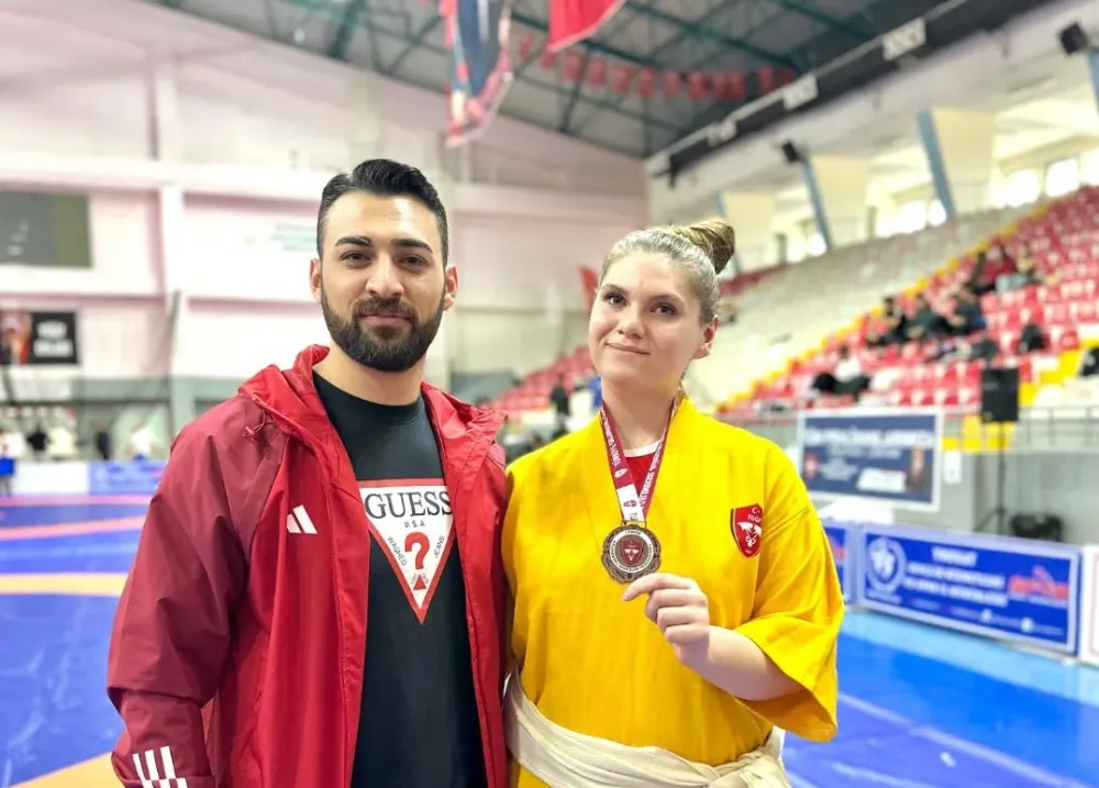 Hilal Karaağaç’tan Yozgat’ta Tarihi Başarı: Kuşak Güreşi Türkiye Üçüncüsü