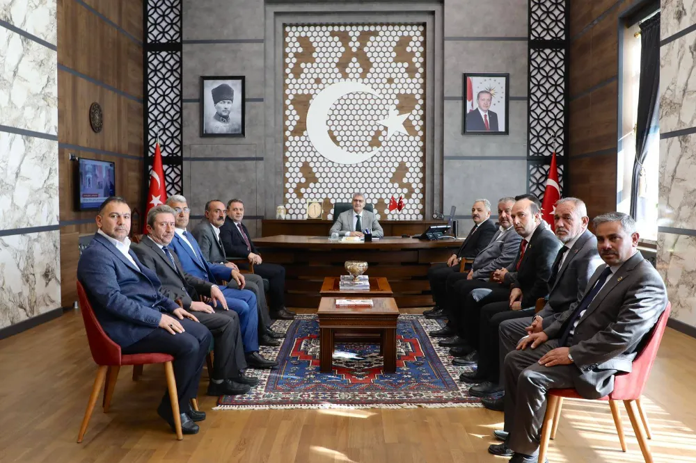 Niğde Valisi Cahit Çelik, Niğdeli muhtarları ağırladı 