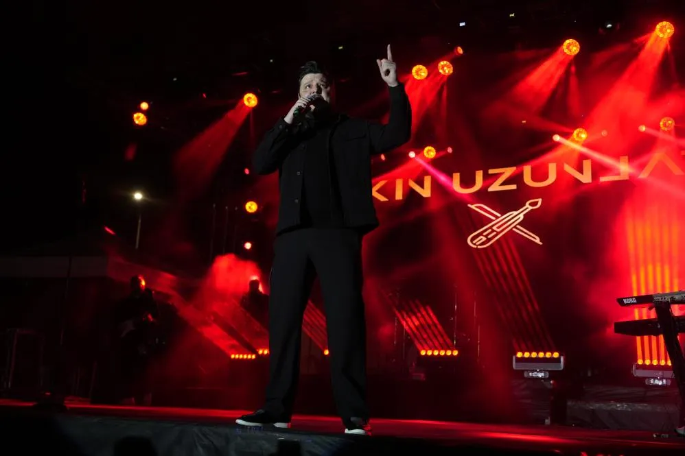 Ekin Uzunlar, Niğde’de unutulmaz bir konser verdi