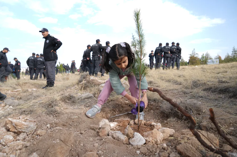 Niğde’de 5 bin fidan toprakla buluşturuldu