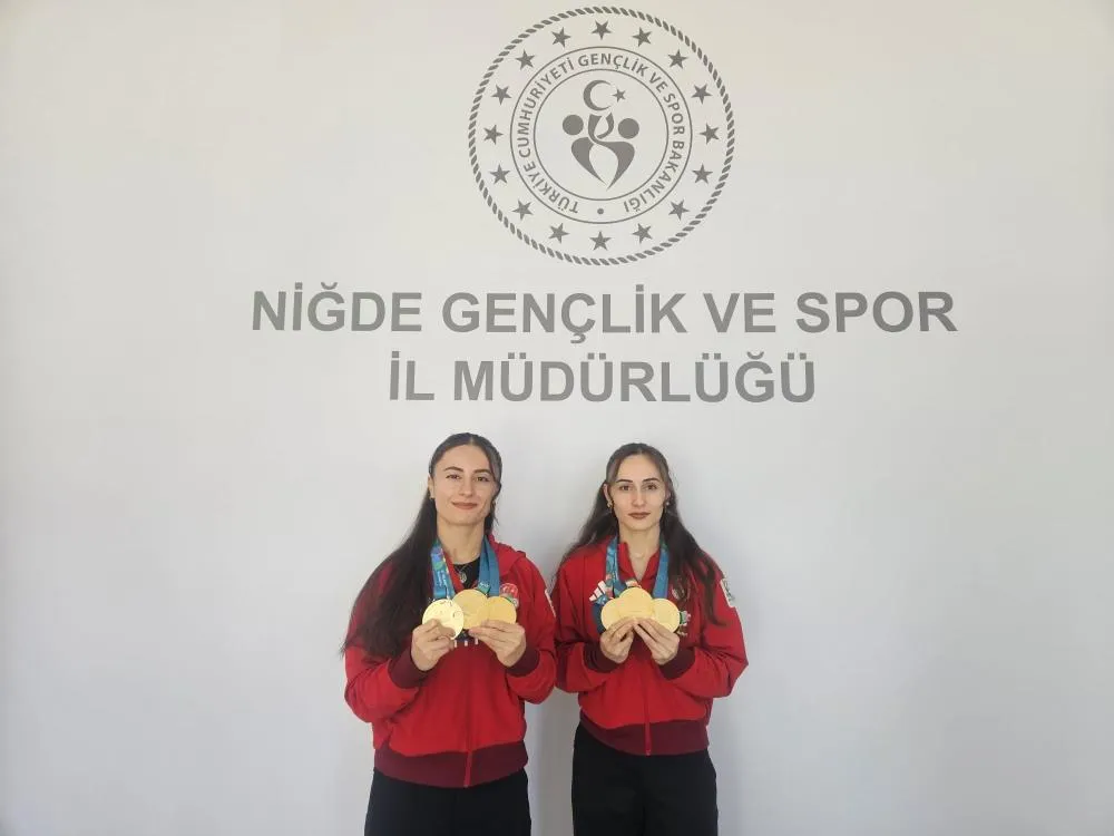Şampiyon kardeşler Niğde’ye madalyalarla döndü