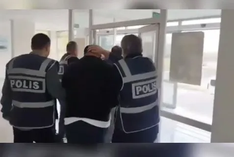 Silahla mala zarar veren firari şüpheliler yakalandı