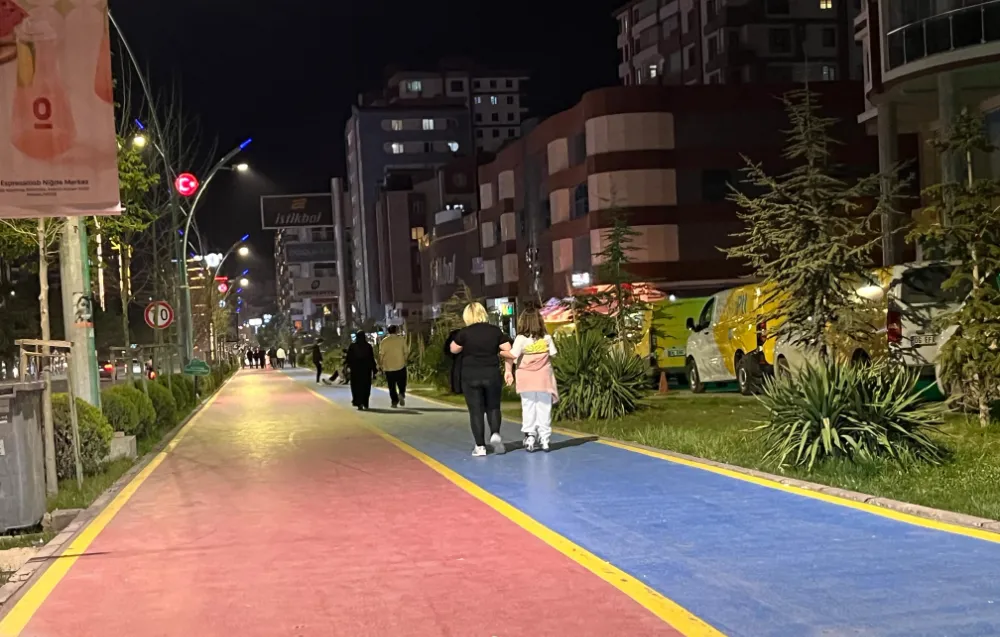 Yaz akşamlarının vazgeçilmez yürüyüşleri başladı 