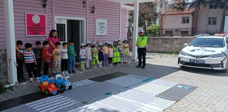 Niğde Emniyetinden Miniklere Trafik Eğitimi