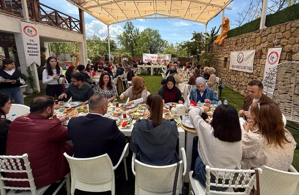 Niğdeli Eczacılar, Eczacılar Günü
