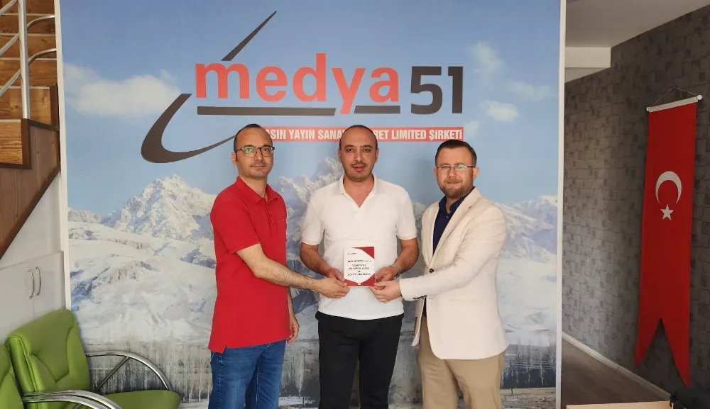 Niğdeli Yazar Sedat Çağlar ve Akademisyen Yavuz Yıldırım Gazetemizi Ziyaret Etti