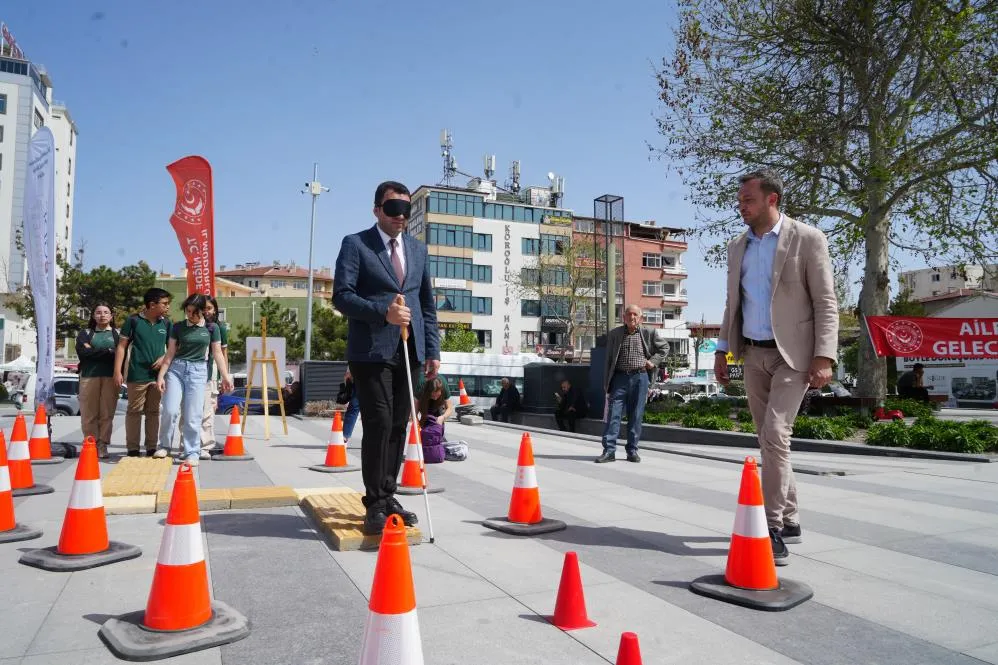Engelli parkurunda empati yaptılar