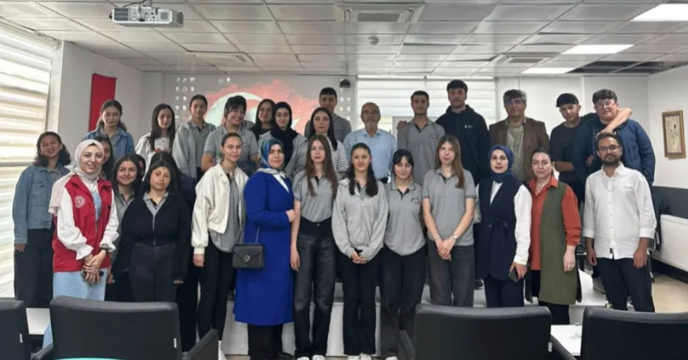 Eğitimci Yazar Hüseyin Taşova Niğde Gençlik Merkezi
