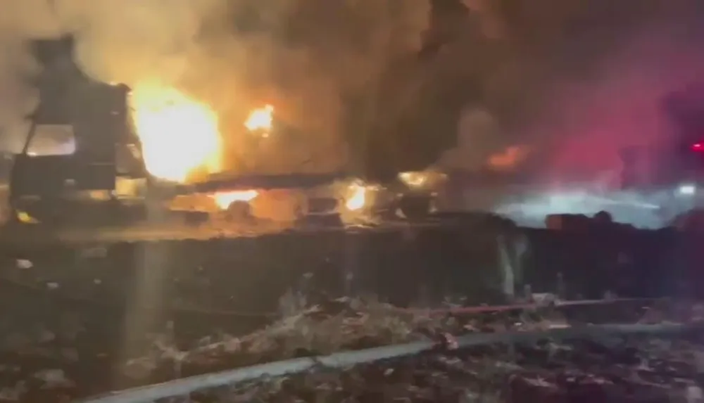 Ankara-Niğde otoyolunda kaza yapan tır alev aldı