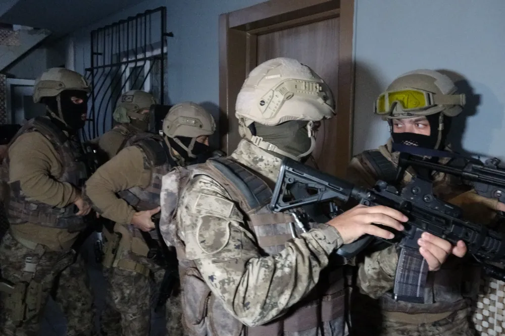 OPERASYONLAR DEVAM EDİYOR 