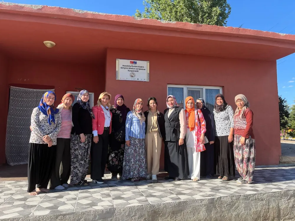 ANAHTAR PARTİ KADIN KOLLARI BAŞKANI NİĞDE